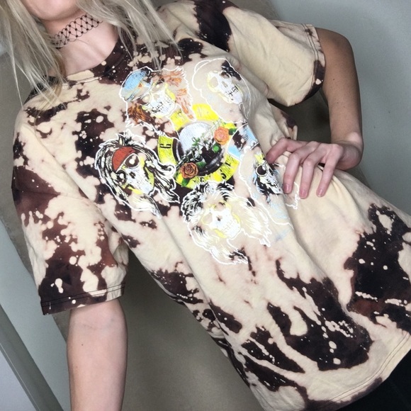 LF Tops - Bleached distressed guns and roses black tshirt LA